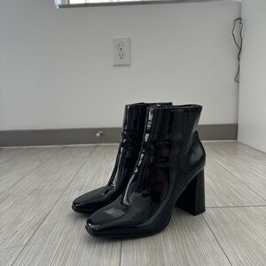 JLO Jennifer Lopez Josey Black Patent Leather Boots